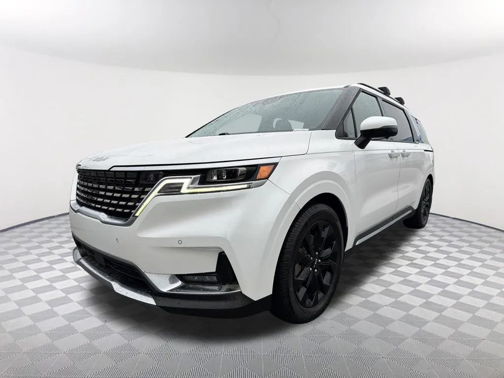 White 2022 Kia Carnival SX Prestige for sale in Newnan, GA