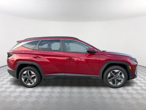 More photos of 2025 Hyundai Tucson Hybrid SEL Convenience at Southtowne Hyundai of Newnan, GA