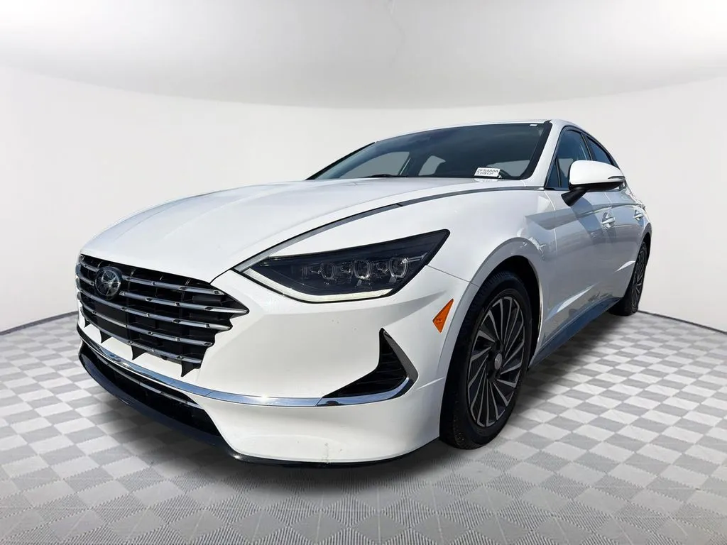 White 2023 Hyundai Sonata Hybrid SEL for sale in Newnan, GA