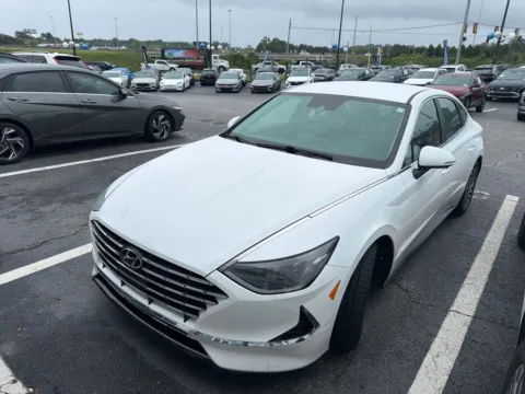 Photos of 2023 Hyundai Sonata Hybrid SEL for sale in Newnan, GA at Southtowne Hyundai of Newnan