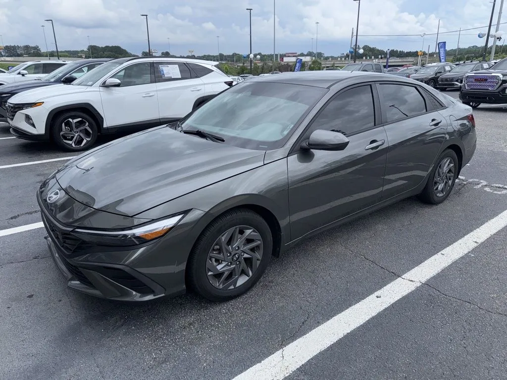 Gray 2024 Hyundai Elantra SEL for sale in Newnan, GA