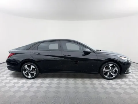 More photos of 2023 Hyundai Elantra SEL at Southtowne Hyundai of Newnan, GA