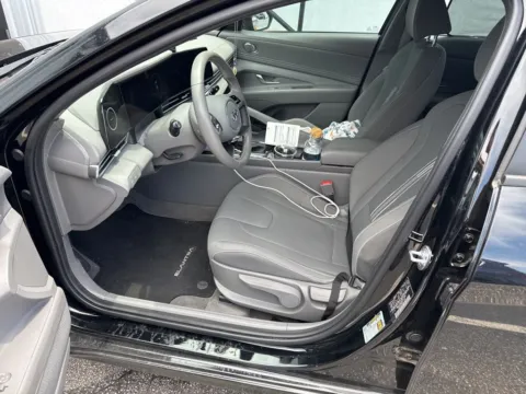 More photos of 2023 Hyundai Elantra SEL at Southtowne Hyundai of Newnan, GA