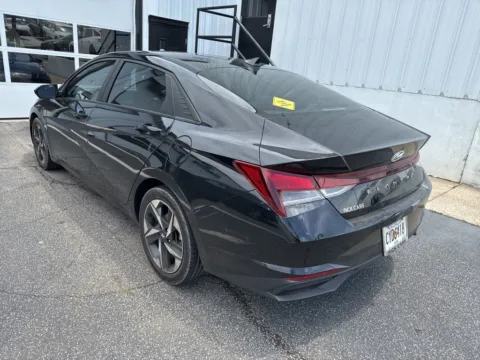 More photos of 2023 Hyundai Elantra SEL at Southtowne Hyundai of Newnan, GA