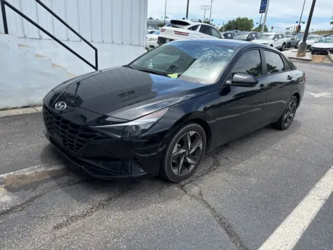 Black 2023 Hyundai Elantra SEL for sale in Newnan, GA