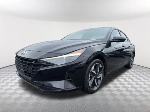 Black 2023 Hyundai Elantra SEL for sale in Newnan, GA