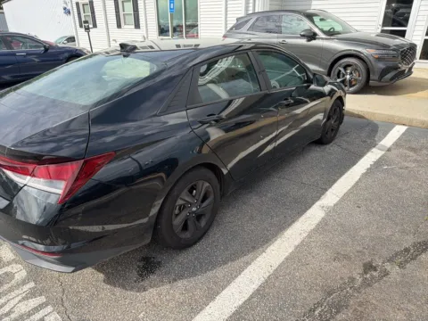 More photos of 2021 Hyundai Elantra SEL at Southtowne Hyundai of Newnan, GA