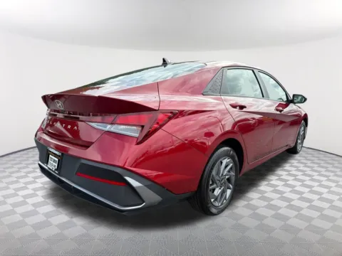 More photos of 2024 Hyundai Elantra SEL at Southtowne Hyundai of Newnan, GA