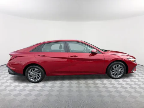 More photos of 2024 Hyundai Elantra SEL at Southtowne Hyundai of Newnan, GA