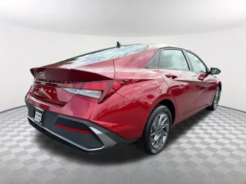 More photos of 2024 Hyundai Elantra SEL at Southtowne Hyundai of Newnan, GA