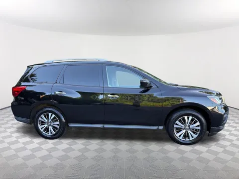 More photos of 2019 Nissan Pathfinder SV at Southtowne Hyundai of Newnan, GA