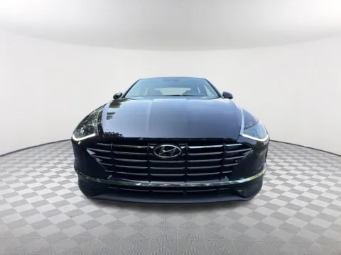 Photos of 2023 Hyundai Sonata SE for sale in Newnan, GA at Southtowne Hyundai of Newnan