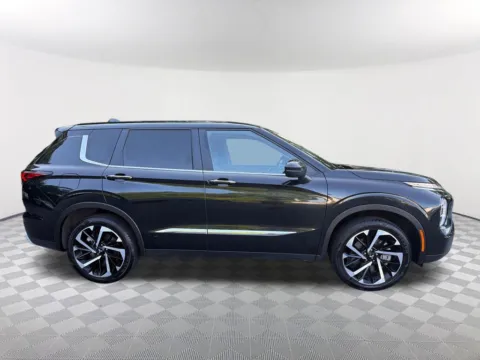More photos of 2024 Mitsubishi Outlander SE at Southtowne Hyundai of Newnan, GA