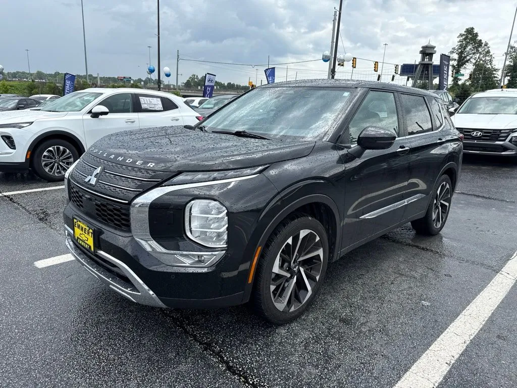Black 2024 Mitsubishi Outlander SE for sale in Newnan, GA