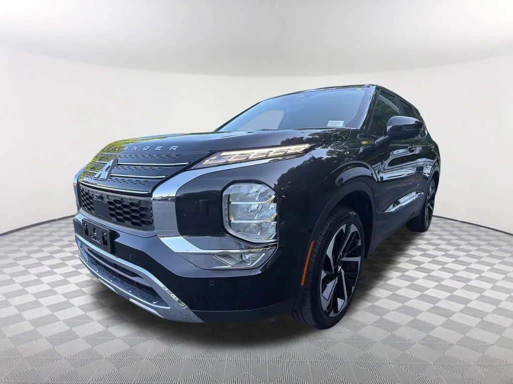 Black 2024 Mitsubishi Outlander SE for sale in Newnan, GA