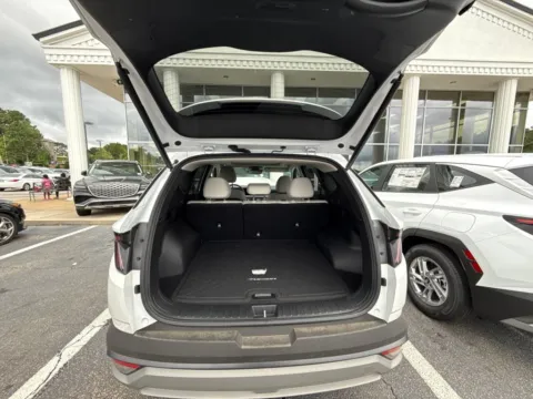 More photos of 2025 Hyundai Tucson Hybrid SEL Convenience at Southtowne Hyundai of Newnan, GA