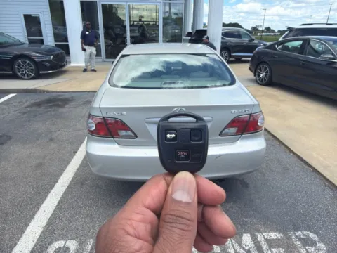 More photos of 2004 Lexus ES 330 at Southtowne Hyundai of Newnan, GA