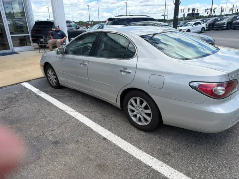 More photos of 2004 Lexus ES 330 at Southtowne Hyundai of Newnan, GA