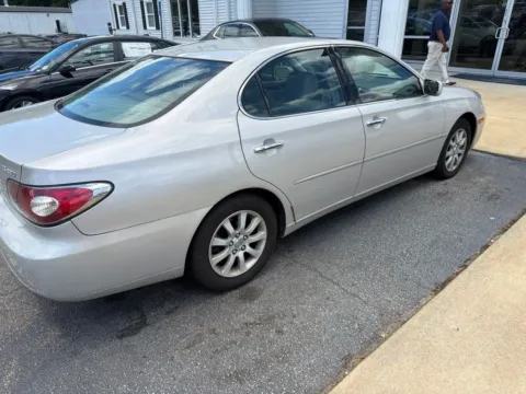 More photos of 2004 Lexus ES 330 at Southtowne Hyundai of Newnan, GA
