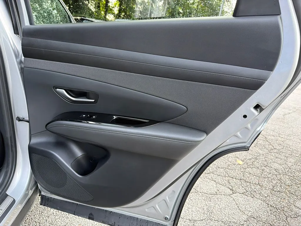 2025 Hyundai Tucson Limited - Photo 16