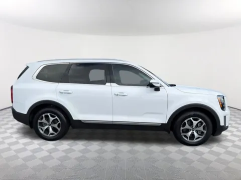 More photos of 2022 Kia Telluride EX at Southtowne Hyundai of Newnan, GA
