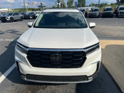Photos of 2024 Honda Pilot Touring for sale in Newnan, GA at Southtowne Hyundai of Newnan