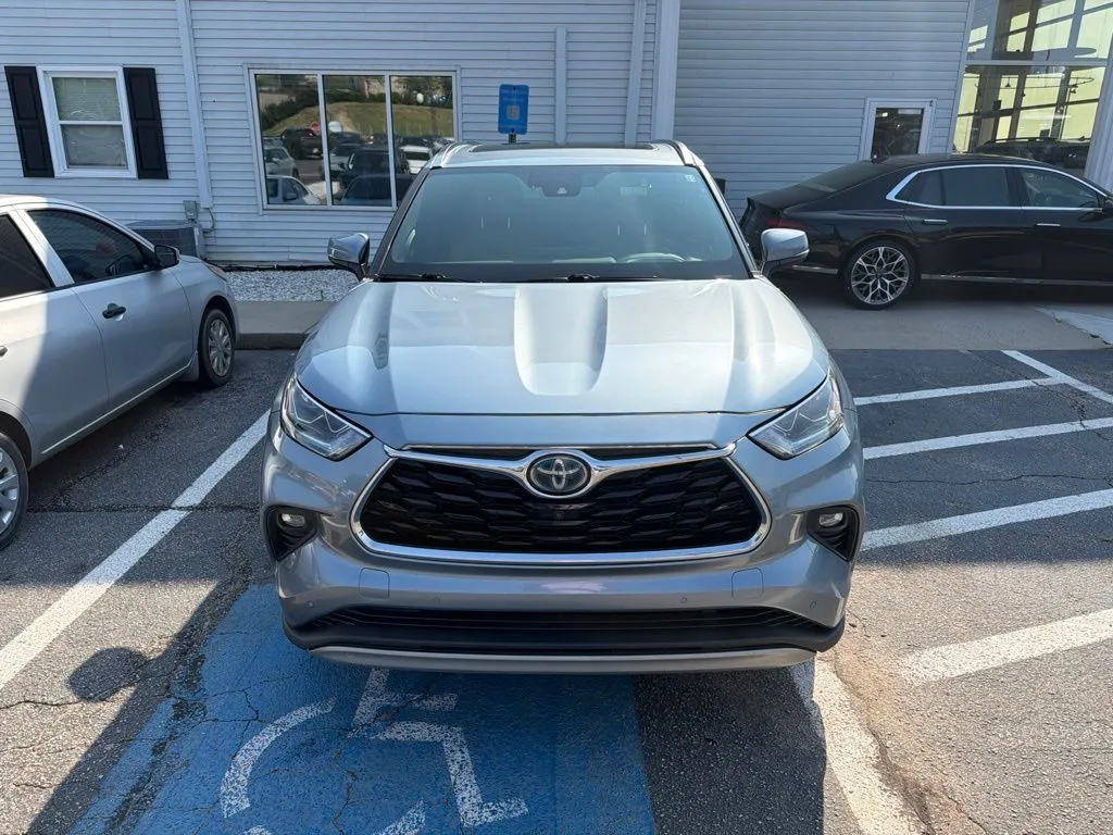 Unknown 2020 Toyota Highlander Hybrid Platinum for sale in Newnan, GA