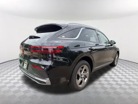 More photos of 2027 Genesis GV70 2.5T at Southtowne Hyundai of Newnan, GA