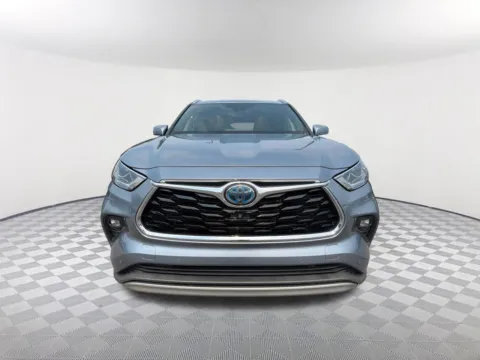 Photos of 2020 Toyota Highlander Hybrid Platinum for sale in Newnan, GA at Southtowne Hyundai of Newnan