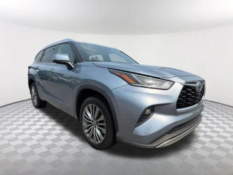 Another view of 2020 Toyota Highlander Hybrid Platinum for sale in Newnan, GA at Southtowne Hyundai of Newnan