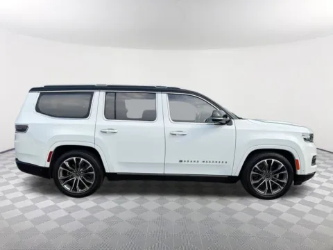 More photos of 2023 Jeep Grand Wagoneer Series III at Southtowne Hyundai of Newnan, GA