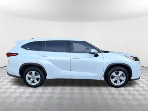 More photos of 2022 Toyota Highlander L at Southtowne Hyundai of Newnan, GA
