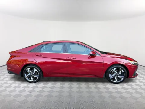 More photos of 2023 Hyundai Elantra Hybrid Limited at Southtowne Hyundai of Newnan, GA
