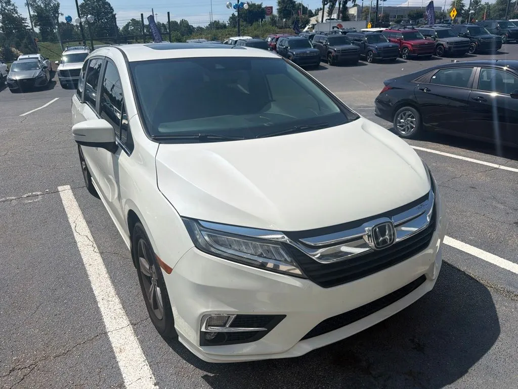 White 2019 Honda Odyssey Touring for sale in Newnan, GA