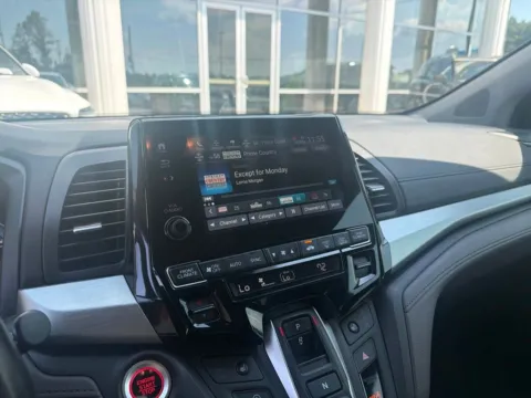 More photos of 2019 Honda Odyssey Touring at Southtowne Hyundai of Newnan, GA