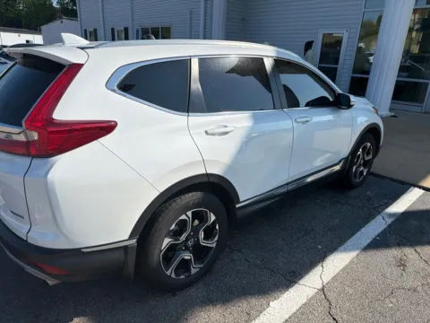More photos of 2019 Honda CR-V Touring at Southtowne Hyundai of Newnan, GA