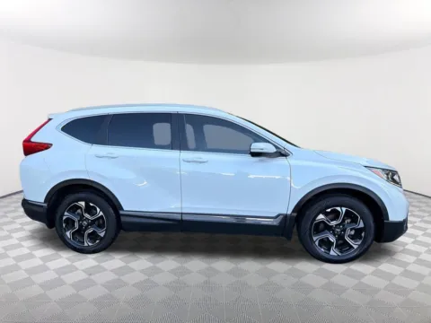 More photos of 2019 Honda CR-V Touring at Southtowne Hyundai of Newnan, GA