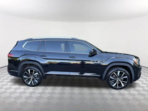 More photos of 2024 Volkswagen Atlas 2.0T SEL Premium R-Line at Southtowne Hyundai of Newnan, GA