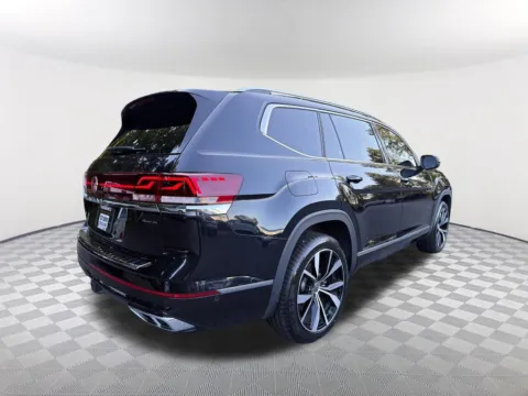 More photos of 2024 Volkswagen Atlas 2.0T SEL Premium R-Line at Southtowne Hyundai of Newnan, GA