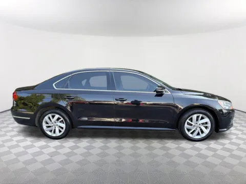 More photos of 2018 Volkswagen Passat 2.0T SE at Southtowne Hyundai of Newnan, GA