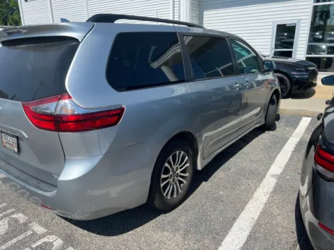 More photos of 2020 Toyota Sienna XLE at Southtowne Hyundai of Newnan, GA