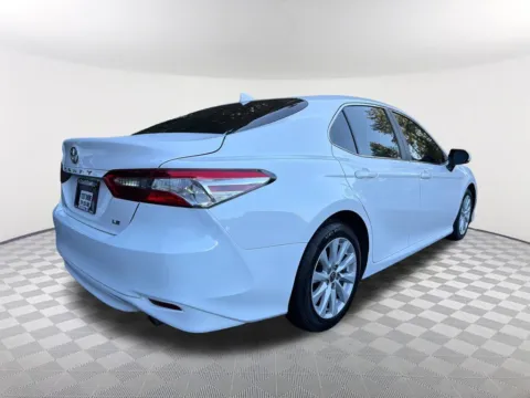 More photos of 2020 Toyota Camry LE at Southtowne Hyundai of Newnan, GA