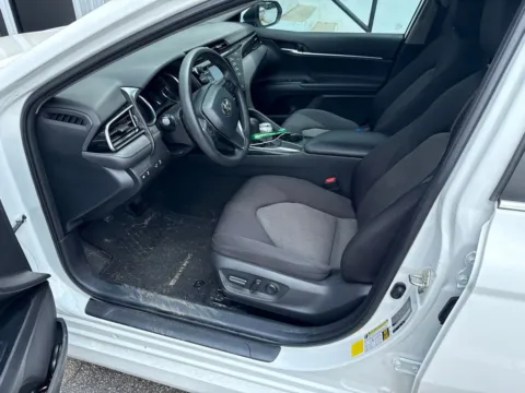 More photos of 2020 Toyota Camry LE at Southtowne Hyundai of Newnan, GA