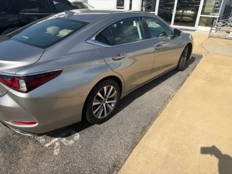 More photos of 2019 Lexus ES 350 at Southtowne Hyundai of Newnan, GA
