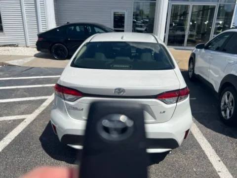 More photos of 2020 Toyota Corolla LE at Southtowne Hyundai of Newnan, GA