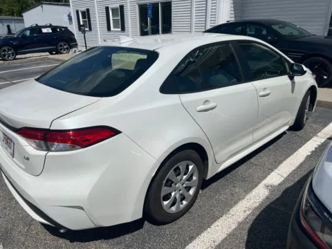 More photos of 2020 Toyota Corolla LE at Southtowne Hyundai of Newnan, GA