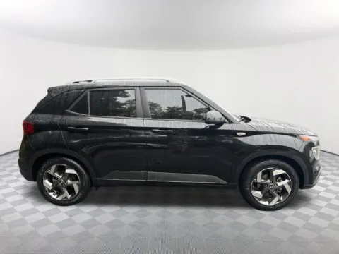 More photos of 2022 Hyundai Venue SEL at Southtowne Hyundai of Newnan, GA