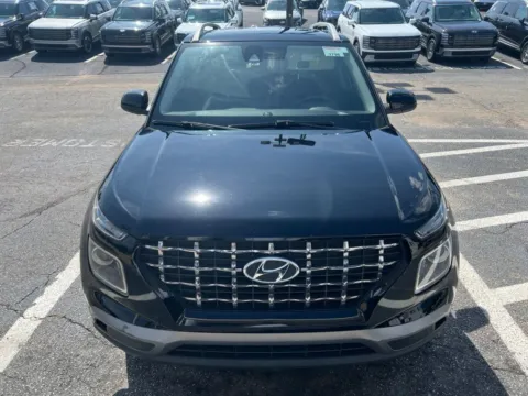 Black 2022 Hyundai Venue SEL for sale in Newnan, GA