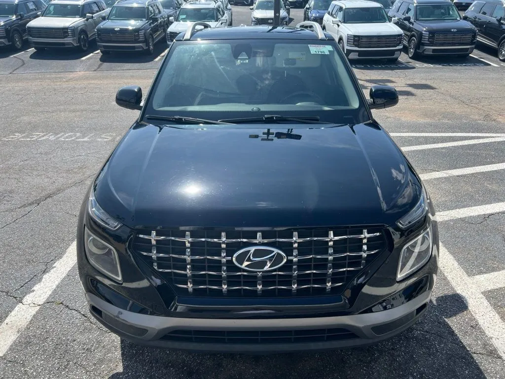Black 2022 Hyundai Venue SEL for sale in Newnan, GA