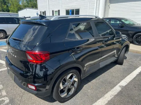 More photos of 2022 Hyundai Venue SEL at Southtowne Hyundai of Newnan, GA